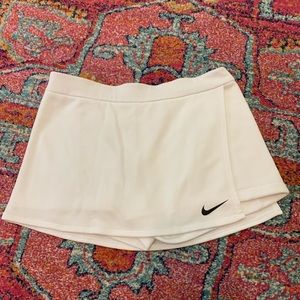 NIKE DRI FIT SKORT
